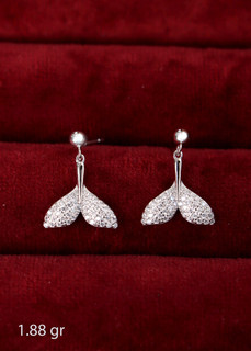 گوشواره طرح دم وال